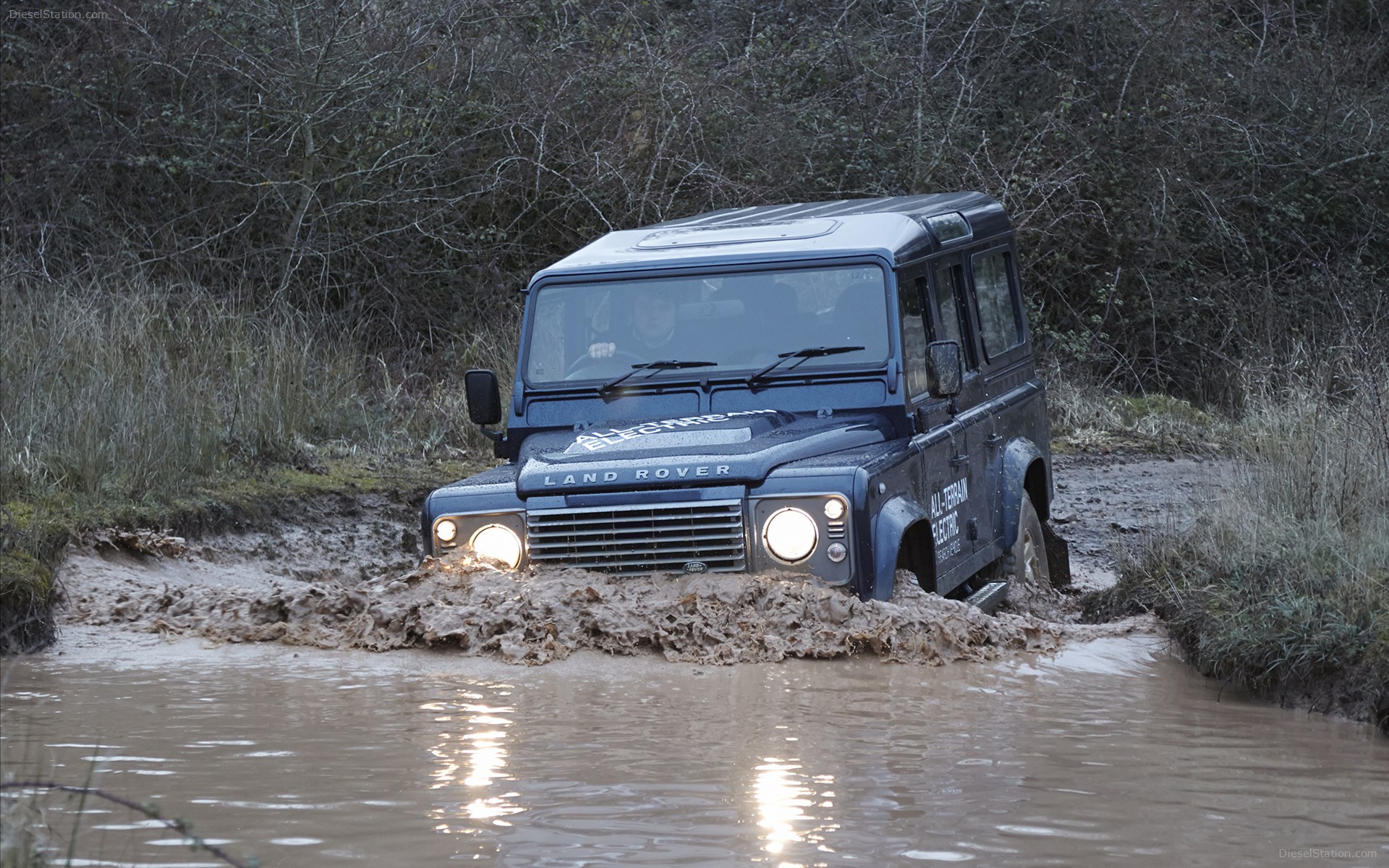 Land Rover Defender Electric Concept 2013